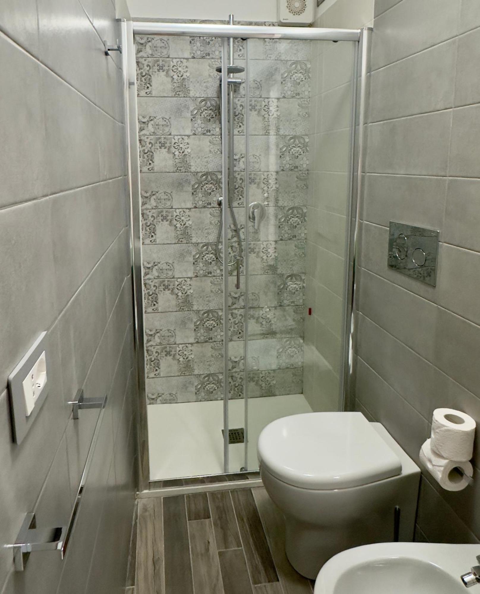 Leonardo Suites Шила Екстериор снимка