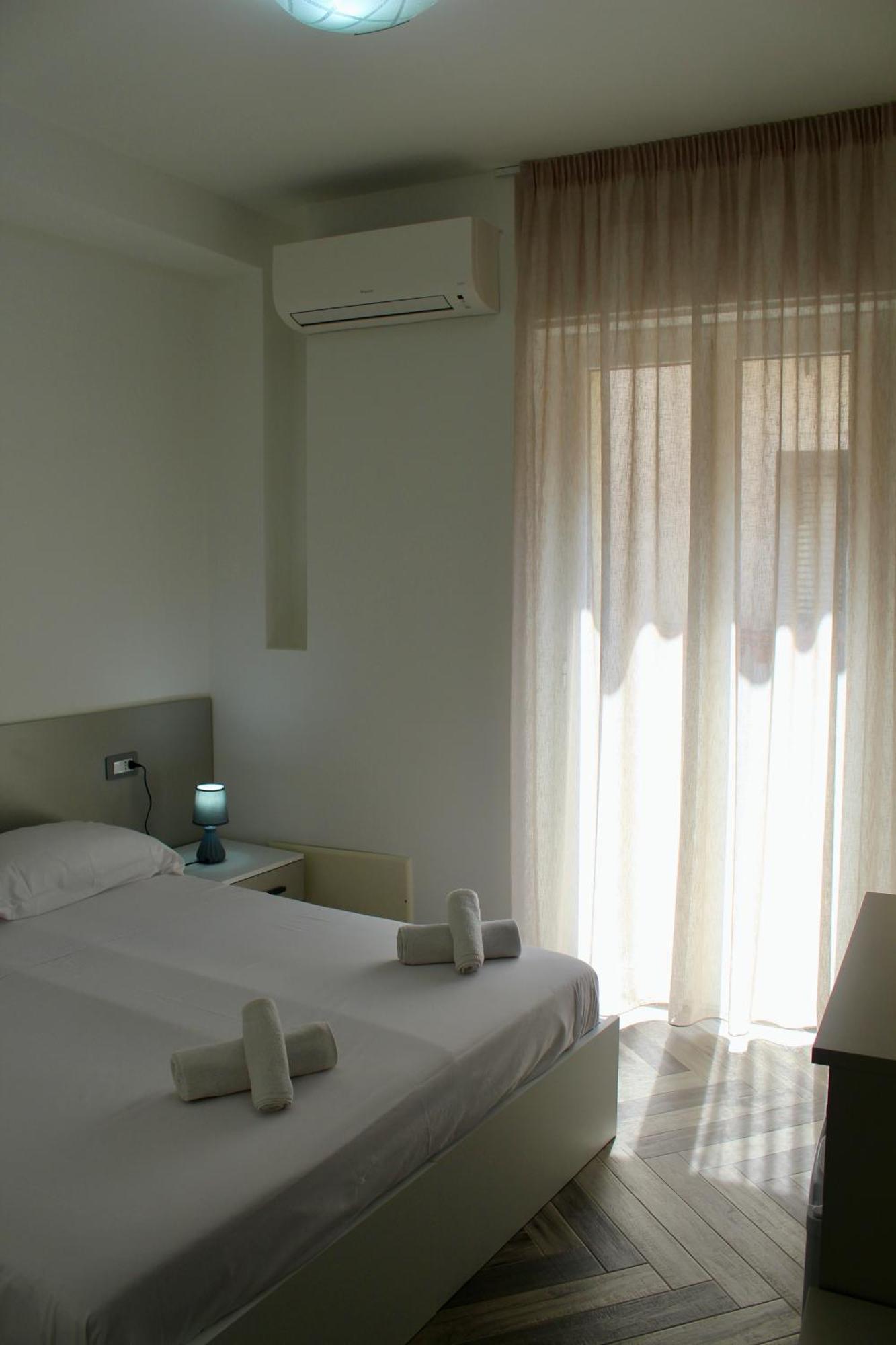 Leonardo Suites Шила Екстериор снимка