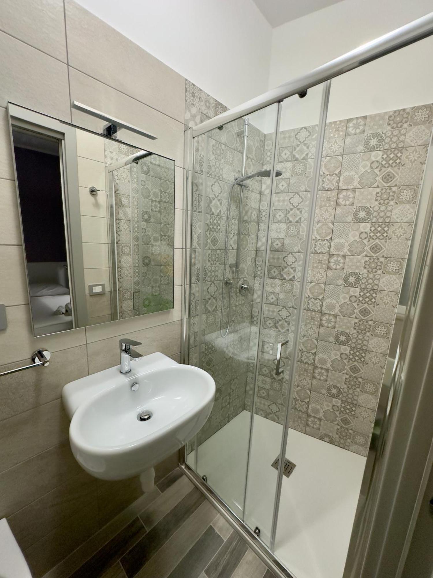 Leonardo Suites Шила Екстериор снимка